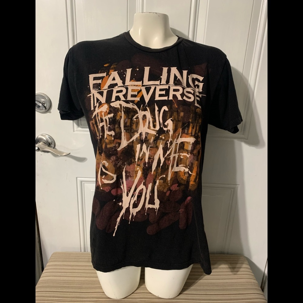 Falling in Reverse tee size Medium.